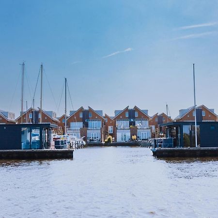 Modern Houseboat With Air Conditioning Located In Marina Uitgeest Exterior photo