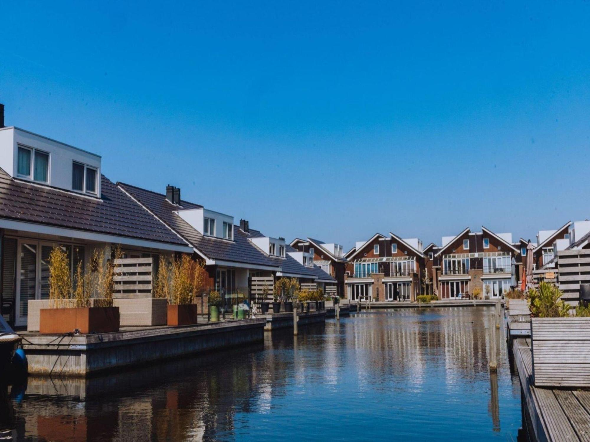 Modern Houseboat With Air Conditioning Located In Marina Uitgeest Exterior photo